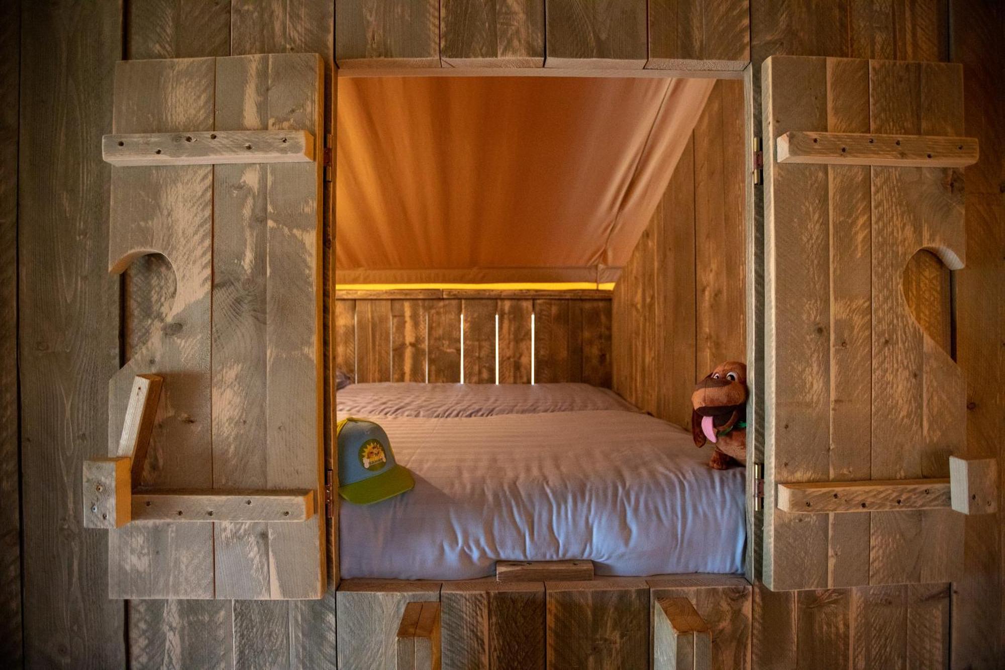 Camping Rcn Domaine De La Noguiere Le Muy Oda fotoğraf